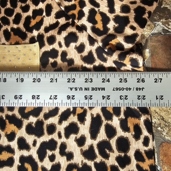 NWT Quacker Factory Leopard Print Top With Rhinestone Pocket, Long Sleeves, 2X - Picture 9 of 13